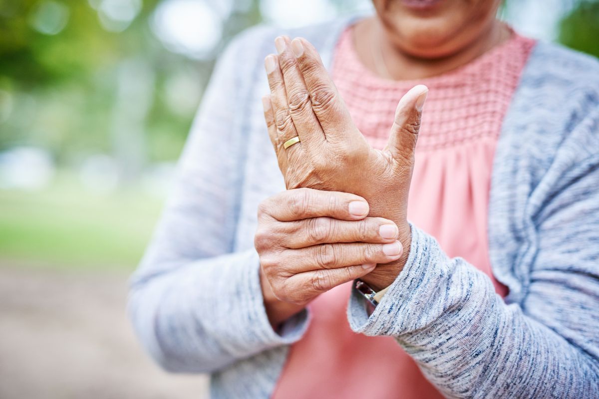 pain in hand, If other treatments are unsuccessful, arthritis surgery may be required